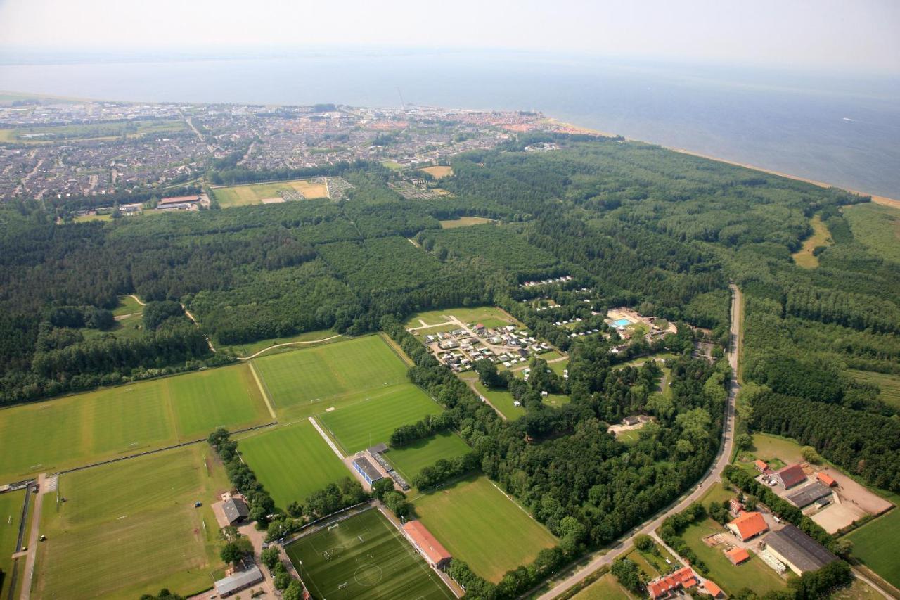 Vakantiepark 'T Urkerbos - Kabouterhuisje Exterior foto